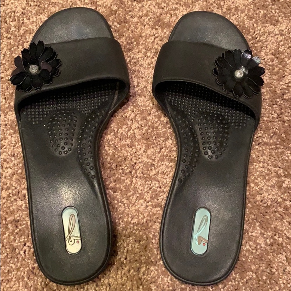 Okab  slip on flats
